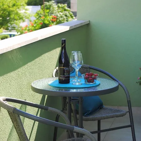 Apartment Valeria *